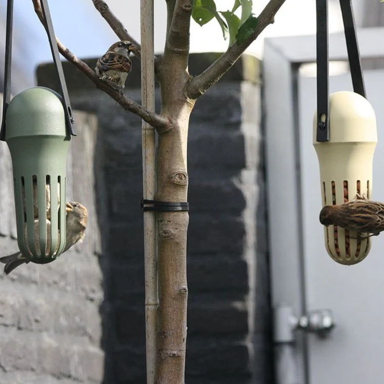 Singing Friend Max Recycled Plastic Bird Feeder - Image 2